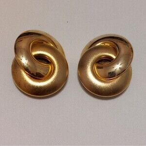 Vintage Gold Tone Intertwined Rings Runway Couture Style Chunky Clip On Earrings